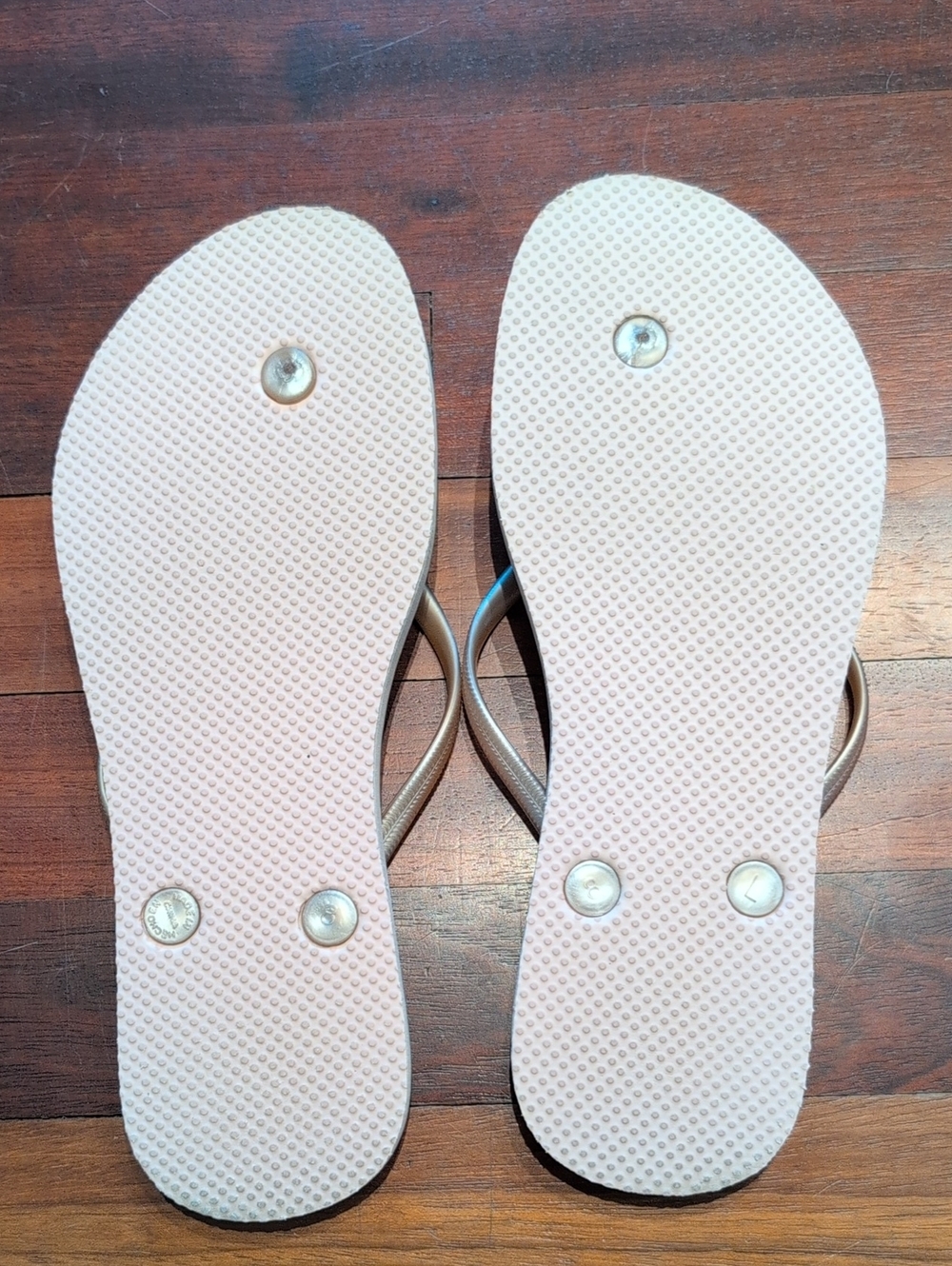 Old Navy Pink Champagne Flip Flops Rose All Day - Picture 2 of 2